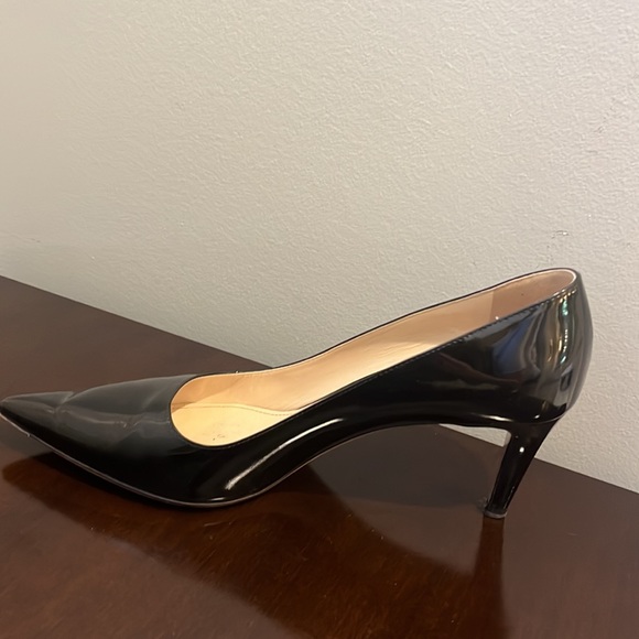 Prada Parent Leather Pumps. - Picture 4 of 12